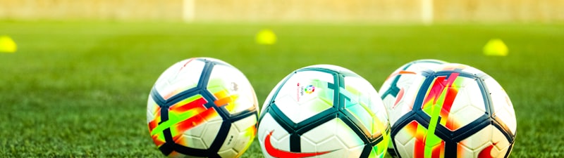 赛场直击栏目展示高清体育直播画面，包括足球、篮球等赛事实时转播