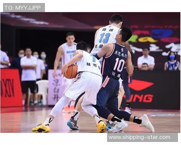 北京篮球队在邀请赛中以63分稳居积分榜首位，展现强劲实力